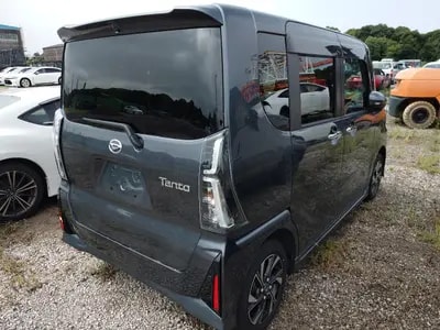 Daihatsu Tanto 2025