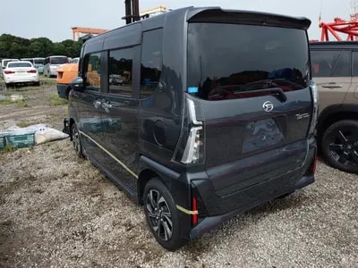 Daihatsu Tanto 2025