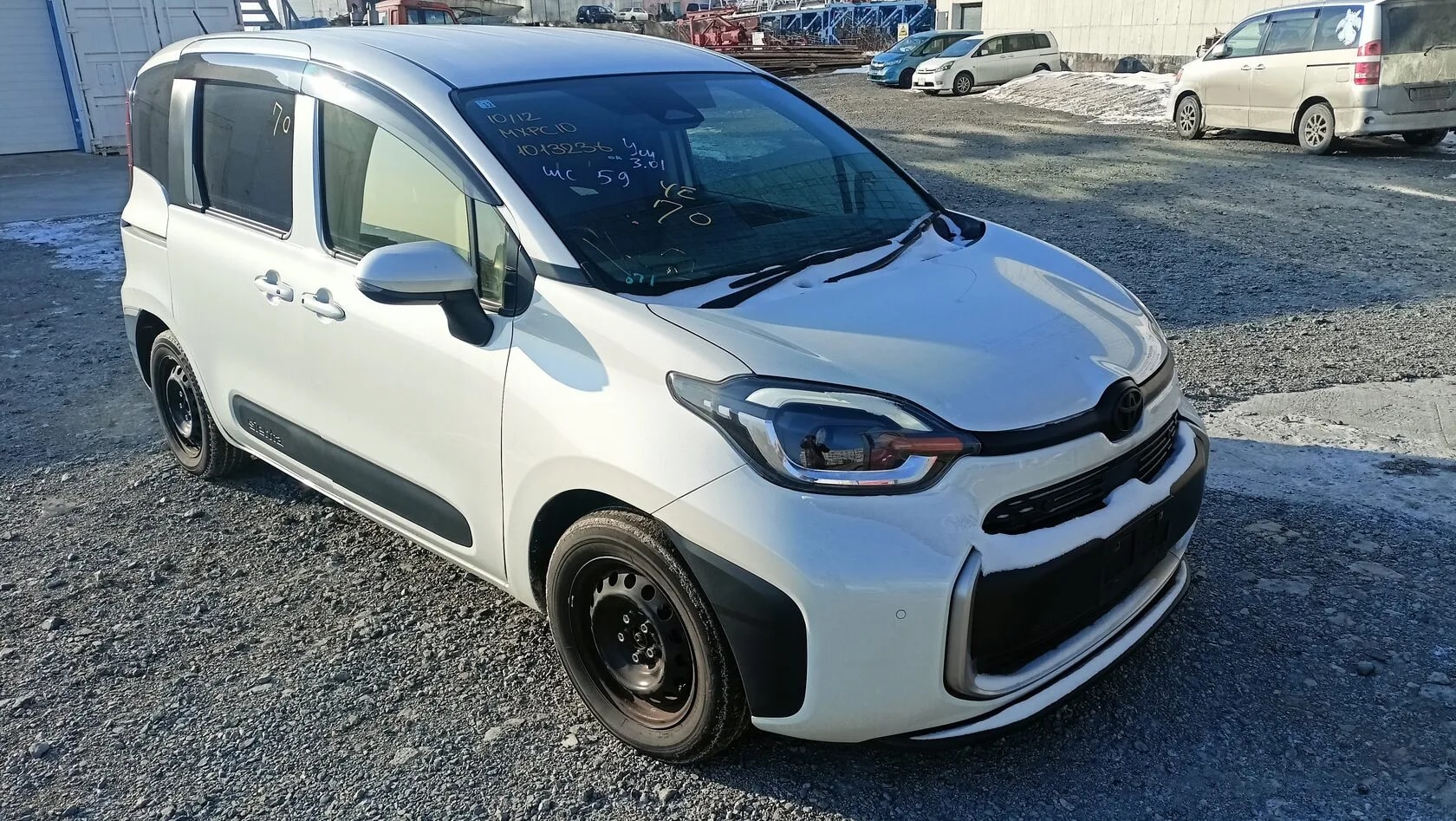 Toyota Sienta_history