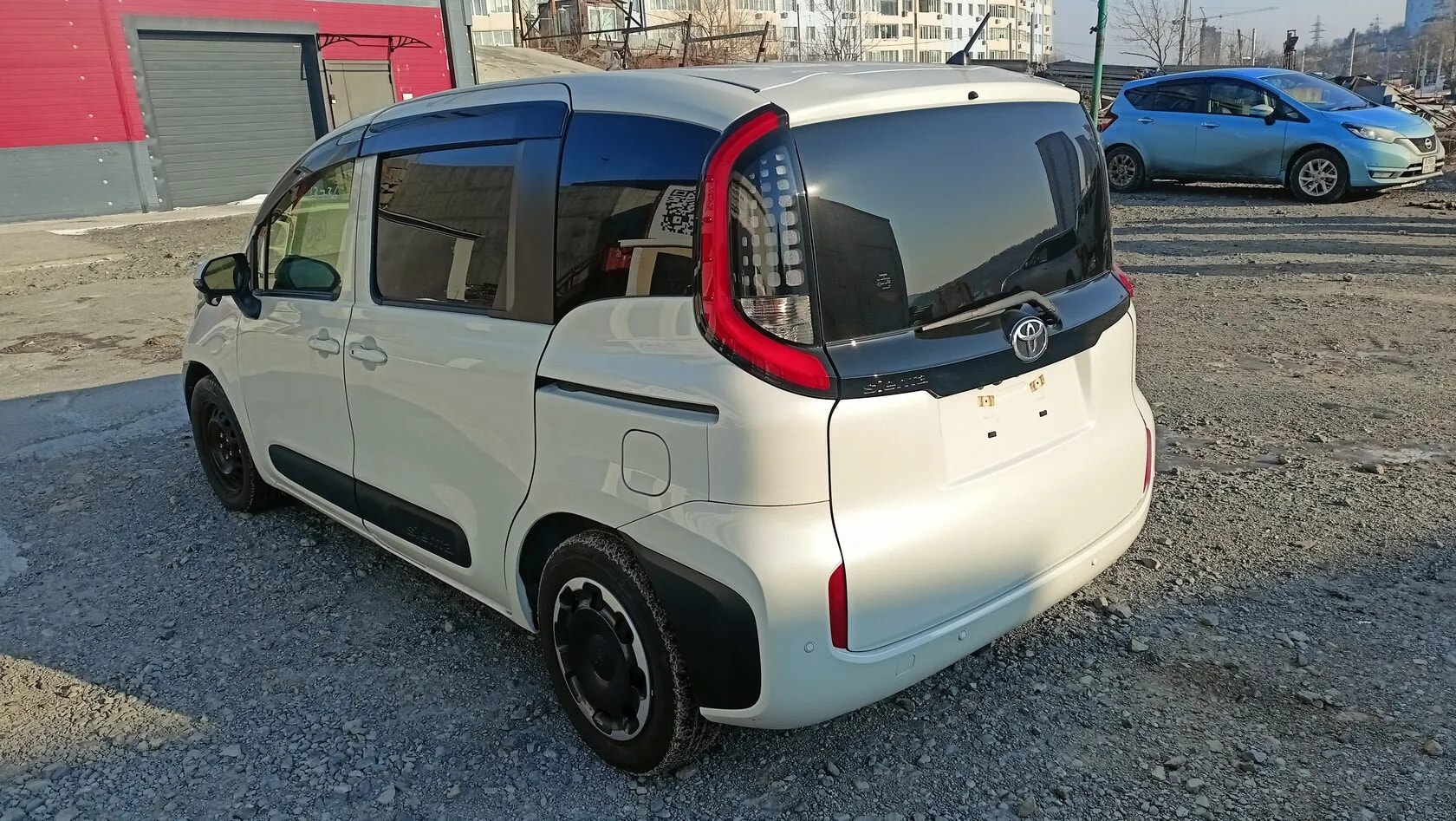 Toyota Sienta_history