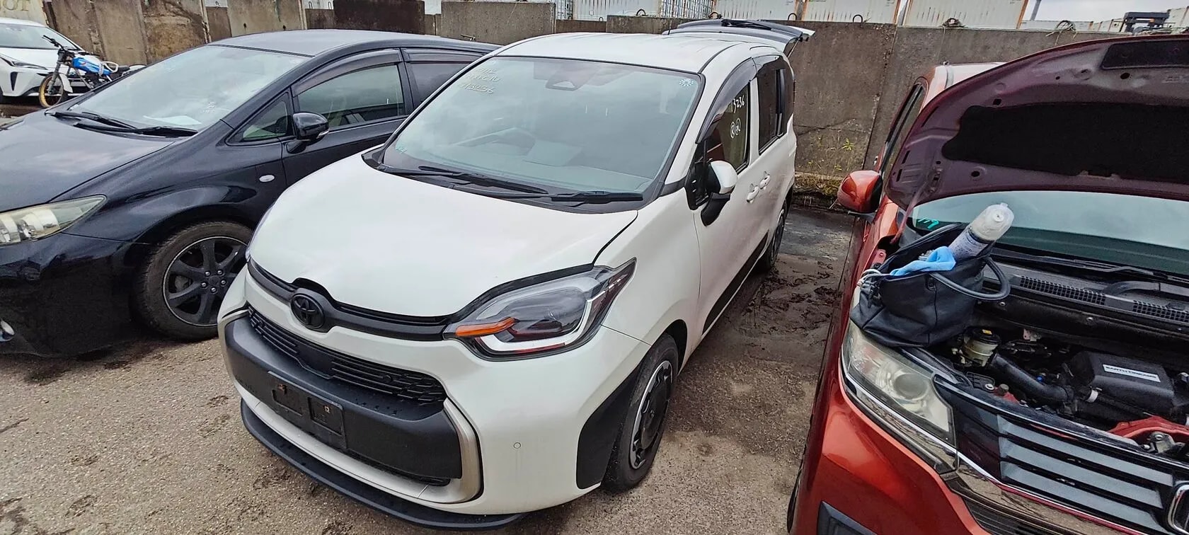 Toyota Sienta_history