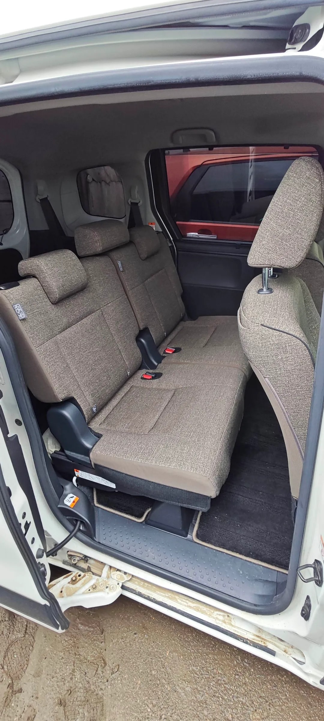Toyota Sienta_history