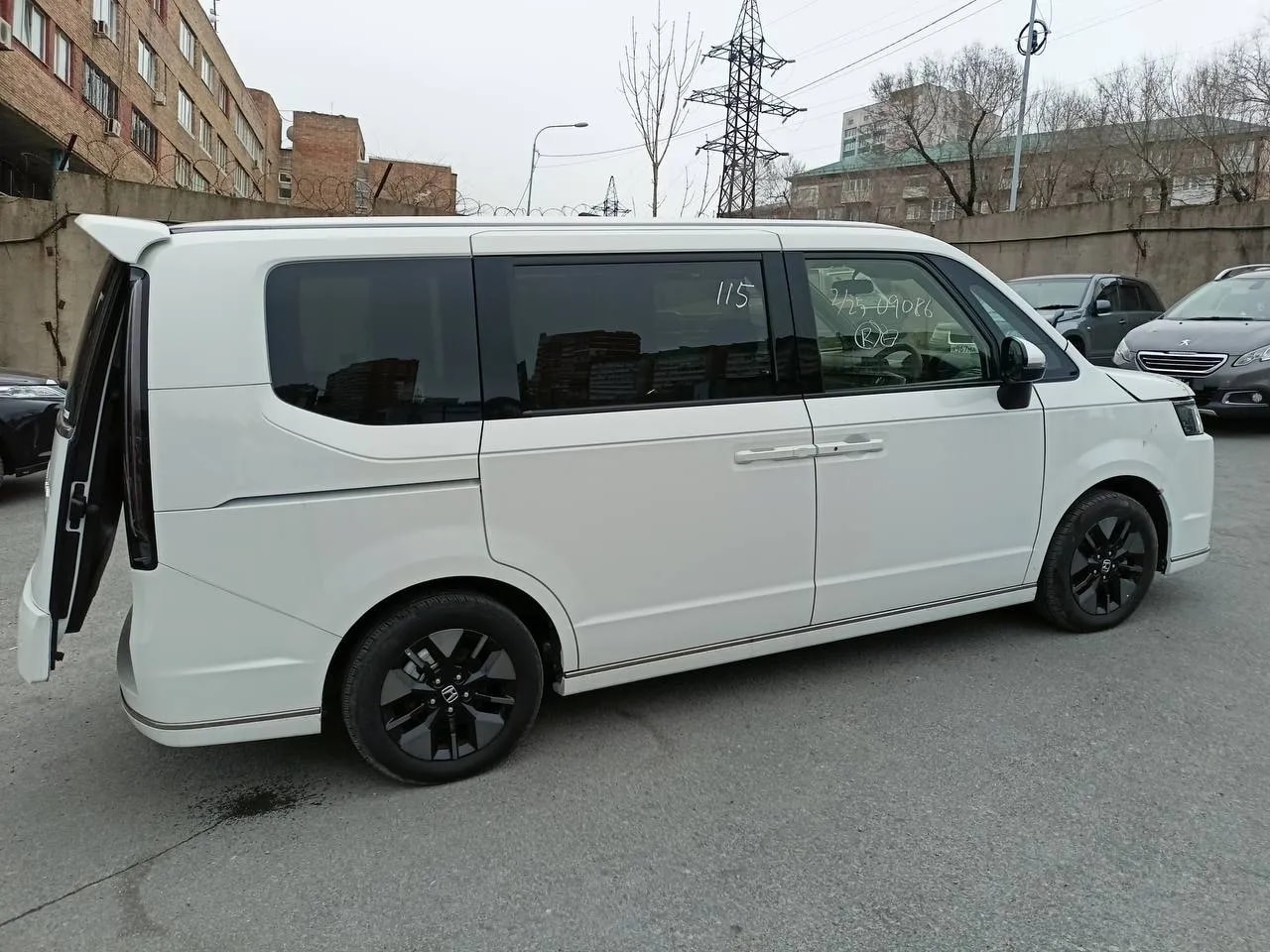 Honda StepWGN 4WD_history